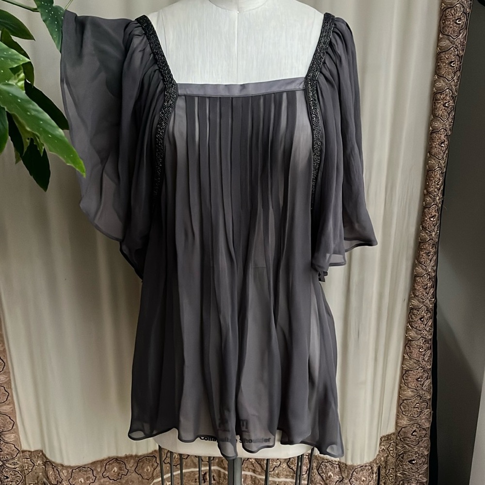 Blouse “psyche”grey with square neck line